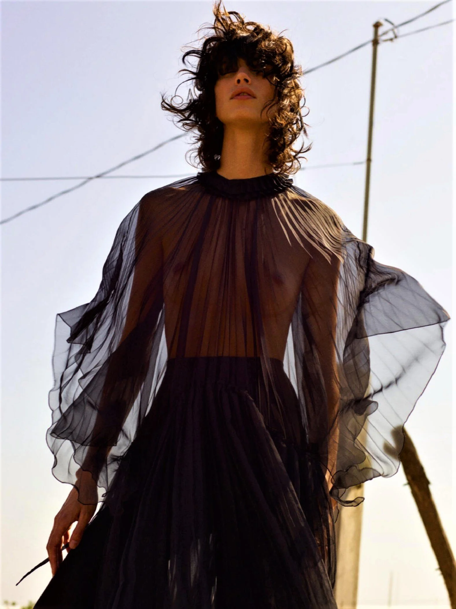 Yalangoch keksa xotini fotosurati